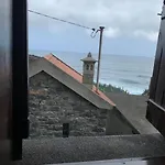 Cozy With Ocean View シャレー