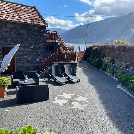 Cozy With Ocean View Alpstuga
