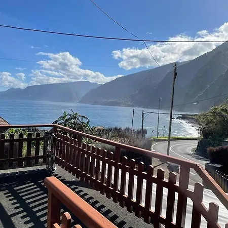 Cozy With Ocean View Chalet
