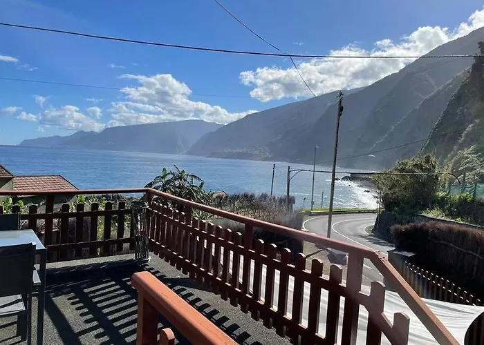 Cozy With Ocean View Chalet